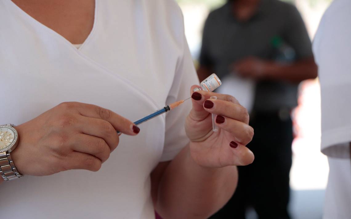 Vaccination Against Seasonal Influenza and COVID-19 Begins in Baja California