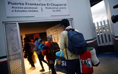 Resultado de imagen para deportan centroamericanos por el chaparral en Tijuana