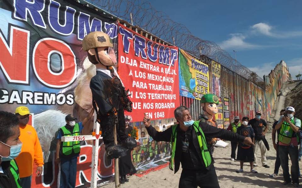 Migrantes queman piñata de Trump para denunciar abusos y violencia de  Patrulla Fronteriza - Noticias, Deportes, Gossip, Columnas | El Sol de  México